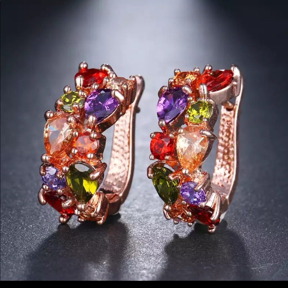 New Women’s Rose Gold Plated CZ Hearts Earrings - Picture 2 of 3